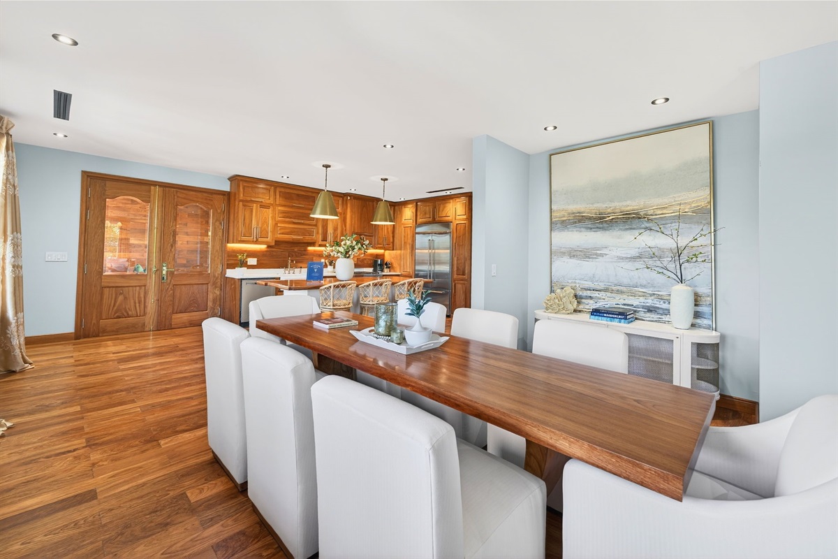 Dining | Rosewood Retreat | 2605 Palm Blvd, Isle of Palms, SC | IOP Escapes