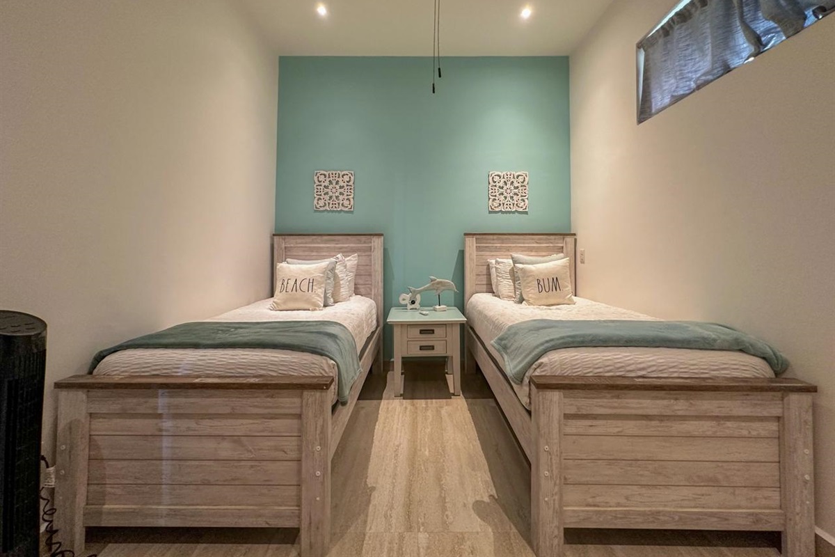 Guest bedroom 