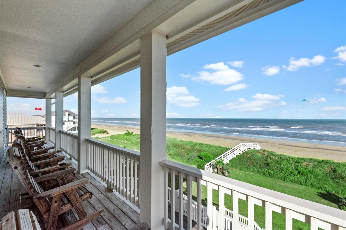 4e595586c78d41a99f9ff64fbb0d44fb Large | Beachhouse | Texas | TX | Vacation Homes | Galveston | Crystal Beach | Kokomo | Breezy Days | Beachfront Elegance | Sunrise Serenity | Southern Sands Property Management, LLC