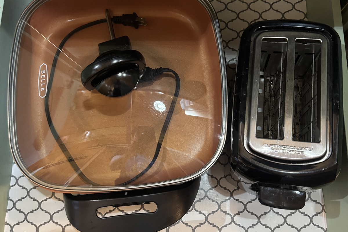 Electric skillet and toaster