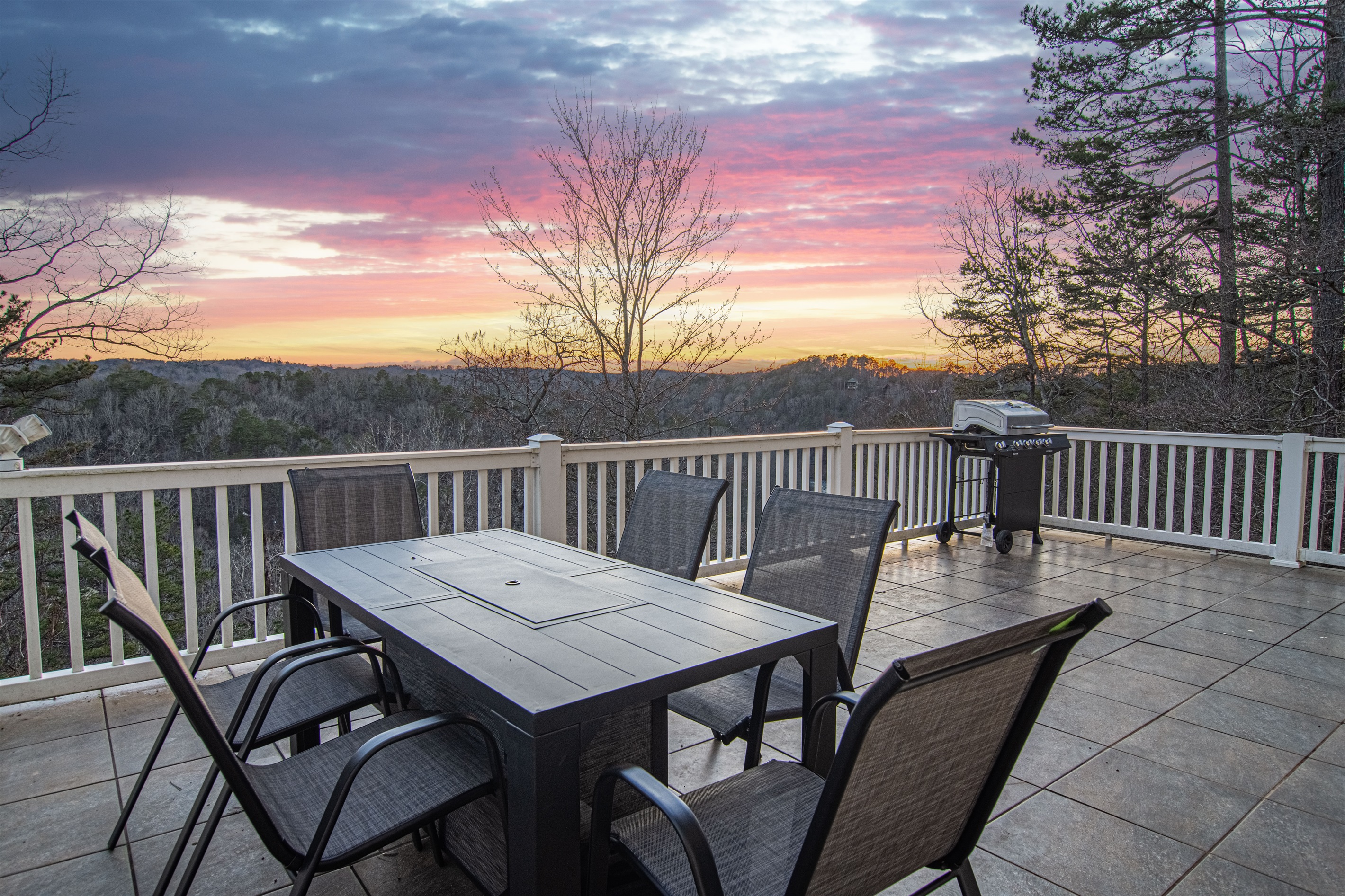 Summer Getaway in Ellijay | Pets Welcome | Hot Tub 5
