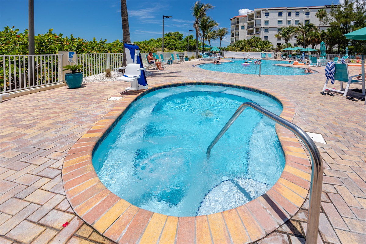 Larger spa at the north side pool
