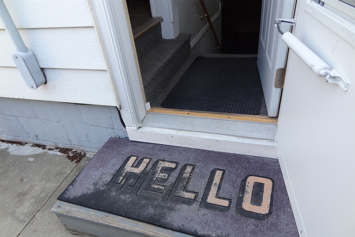 Four steps at side entry