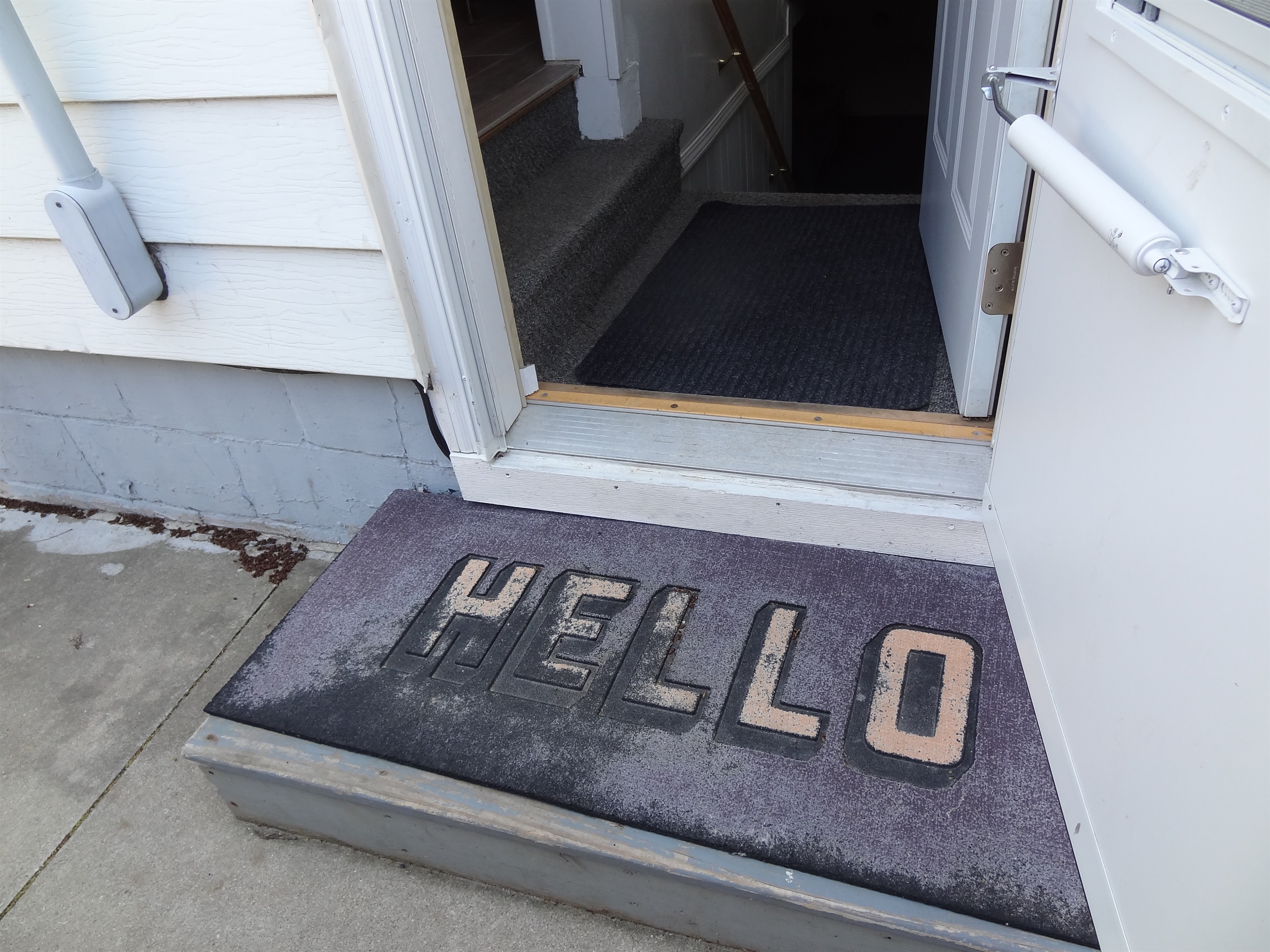 Four steps at side entry