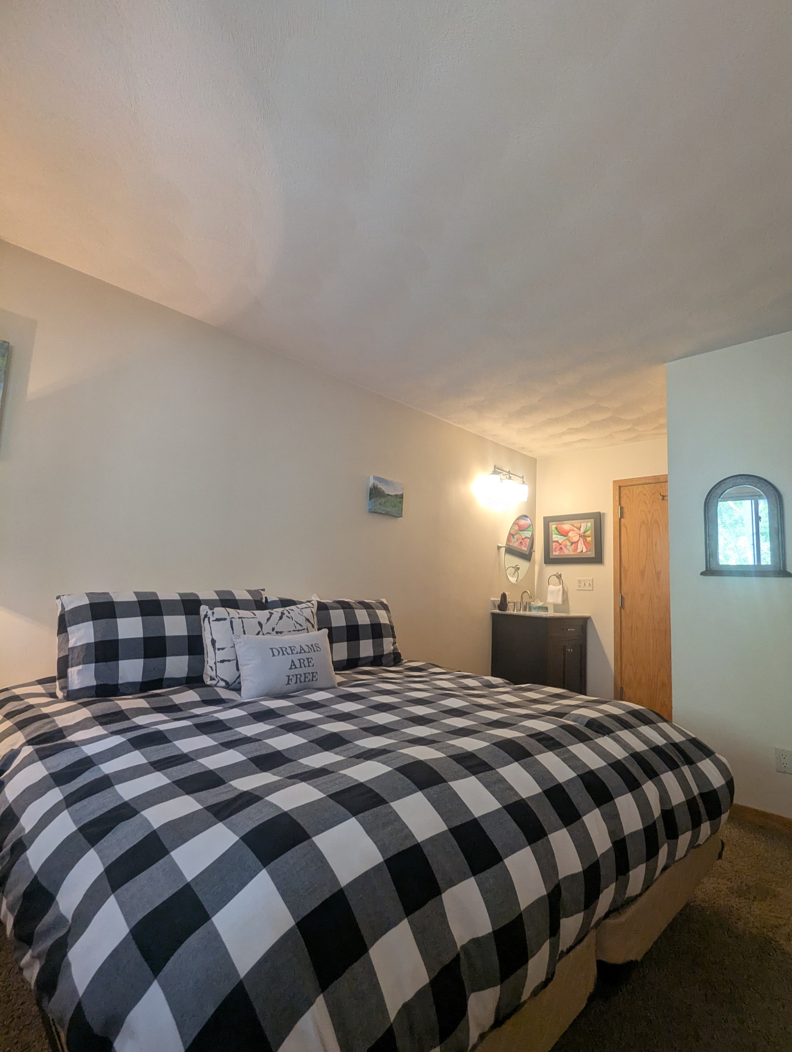 King Bed in bedroom