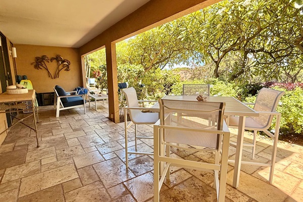 Step out to your private lanai and soak up the island vibes and soak up the island vibes with garden views and the sound of the ocean in the distance.