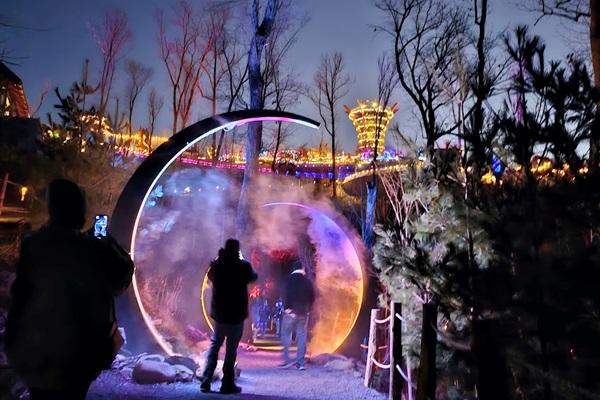 Visit Anakeesta for their other-worldly lights!