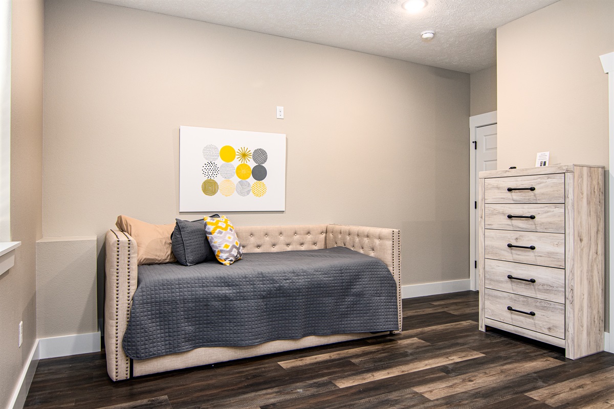 Daybed in king #3 room