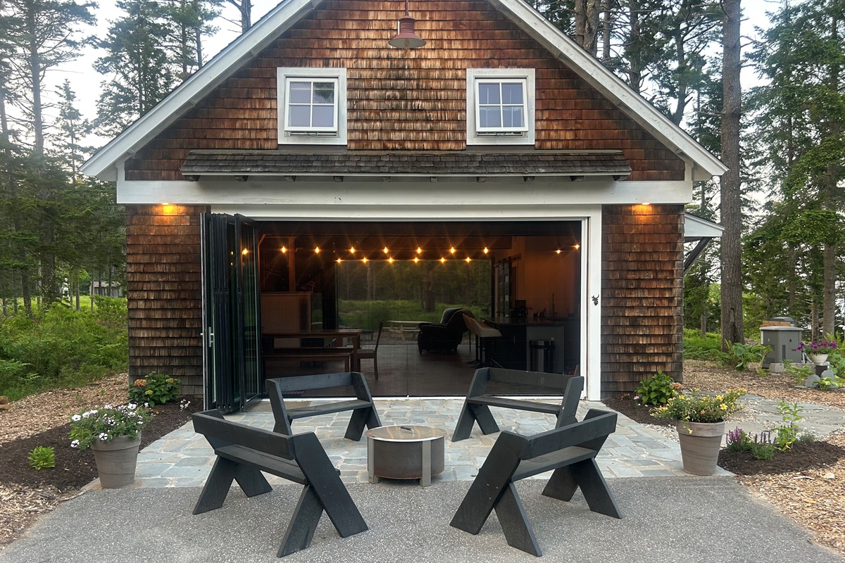 Bunk House - Smokless Fire Pit with Opened Panoramic Doors