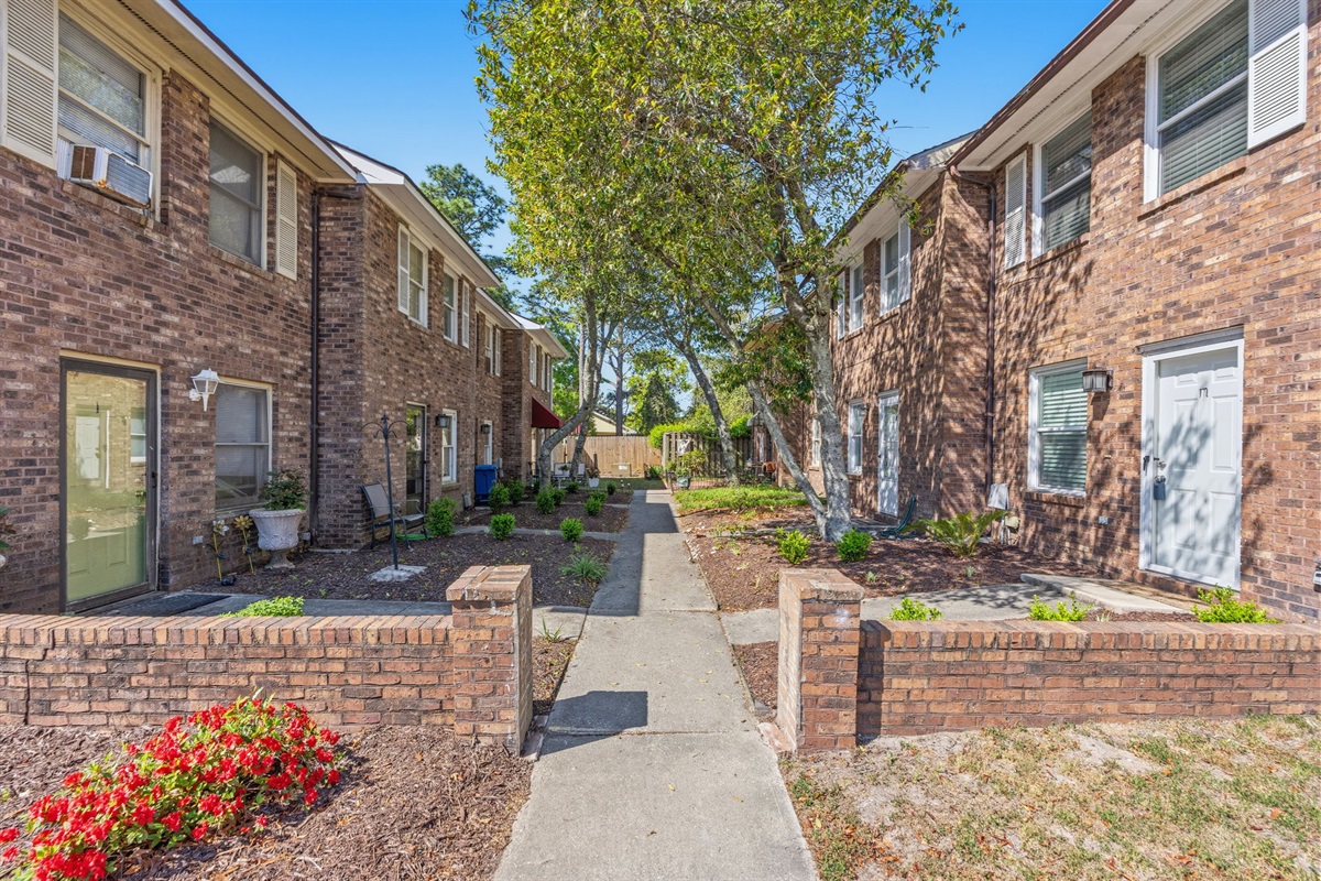 The Winds Townhomes - an easy 6 minute walk to the oceanfront