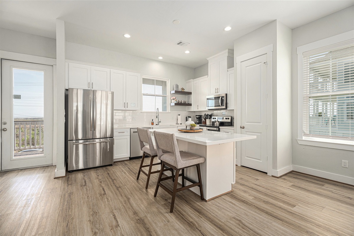 4e858b06cf2e4401bdff0cd67666bb89 Large | Beachhouse | Texas | TX | Vacation Homes | Galveston | Crystal Beach | Kokomo | Breezy Days | Beachfront Elegance | Sunrise Serenity | Southern Sands Property Management, LLC