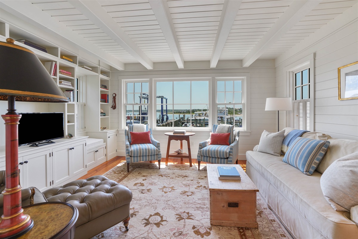 1st Floor Living Area