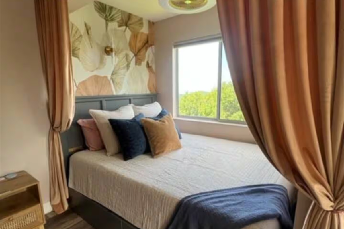 Dreamy Queen Bed Alcove