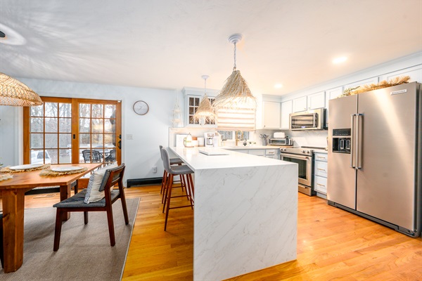 Modern, Full Stocked Kitchen