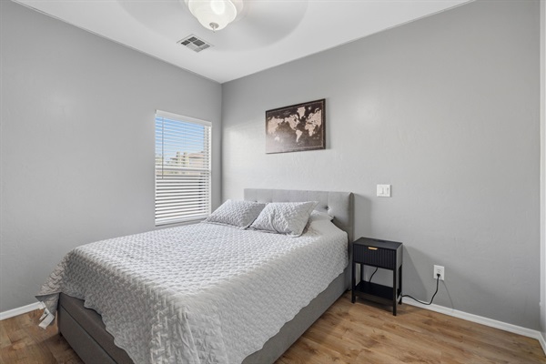 Queen Bed with 2 nightstands