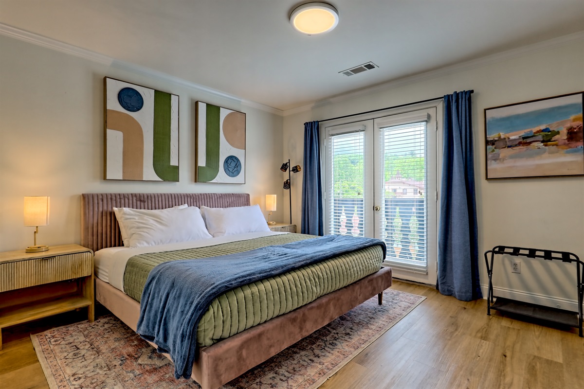 King Size Bed 3rd floor with en-suite bathroom