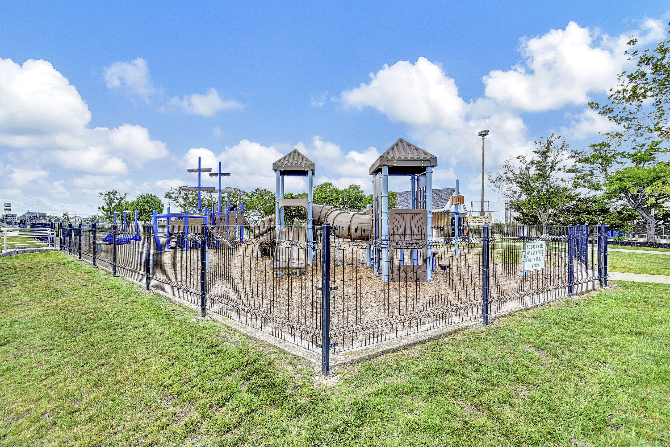 Allen Park Playground is SOOOO much fun for little ones!