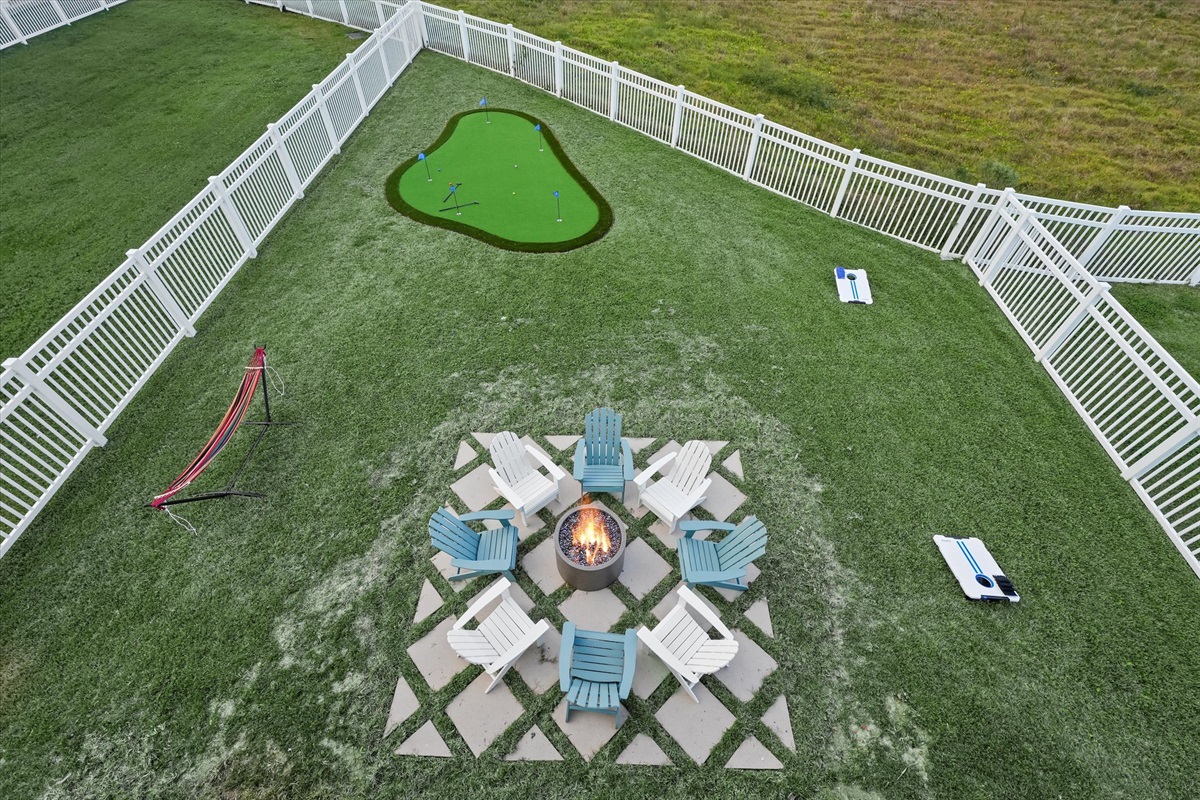 4ec73b9dc06b455ca8049f10b22f9048 Large | Beachhouse | Texas | TX | Vacation Homes | Galveston | Crystal Beach | Kokomo | Breezy Days | Beachfront Elegance | Sunrise Serenity | Southern Sands Property Management, LLC