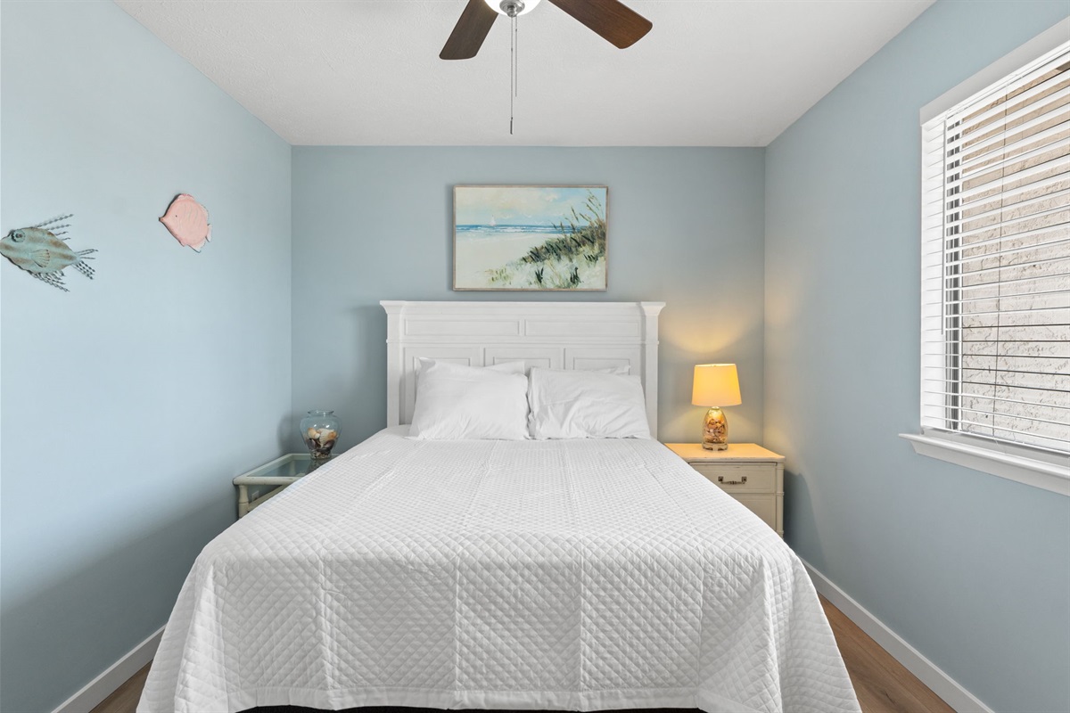 Bedroom 2 with Queen  Bed 