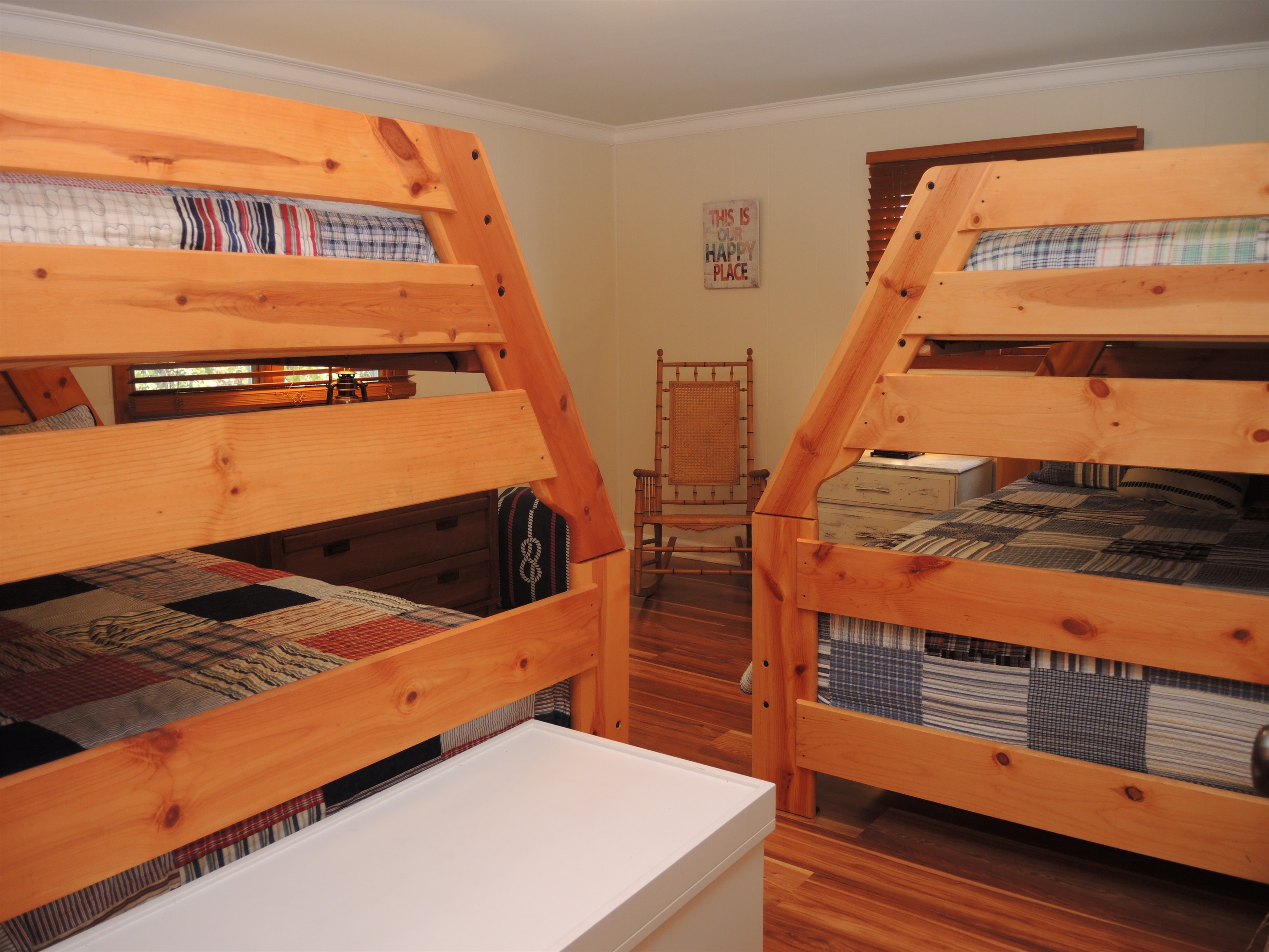 2 bunk beds with double on bottom/twin on top.