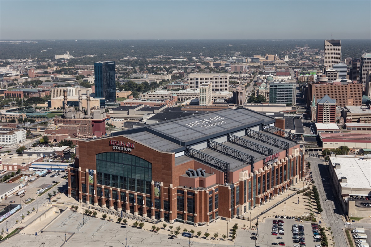 Easy 25 minutes drive to downtown Indy Lucas Oil Stadium for football games and concerts