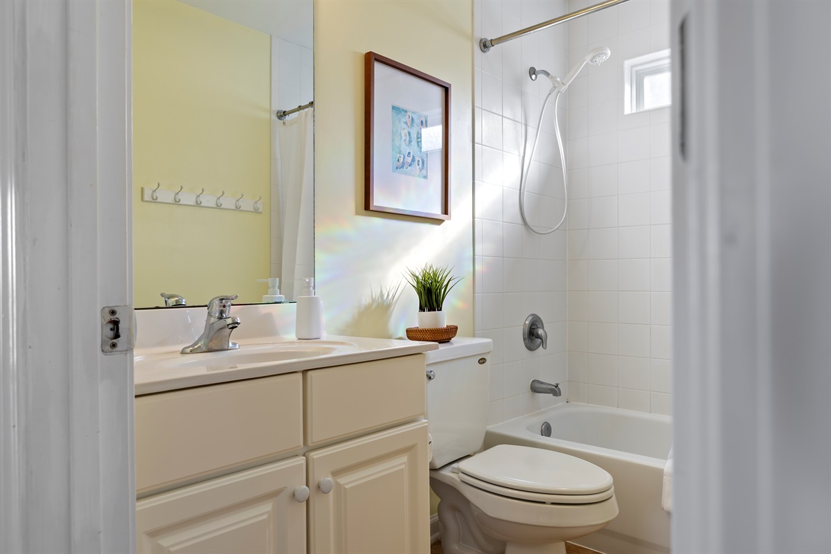 Bath linens provided