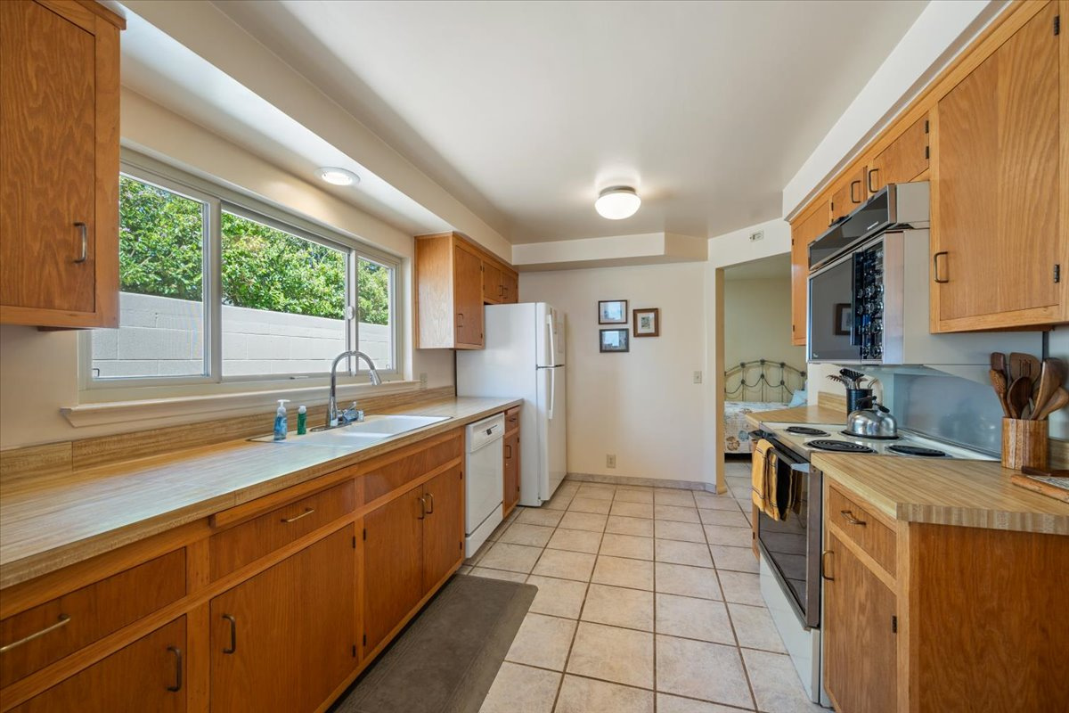 Spacious Kitchen