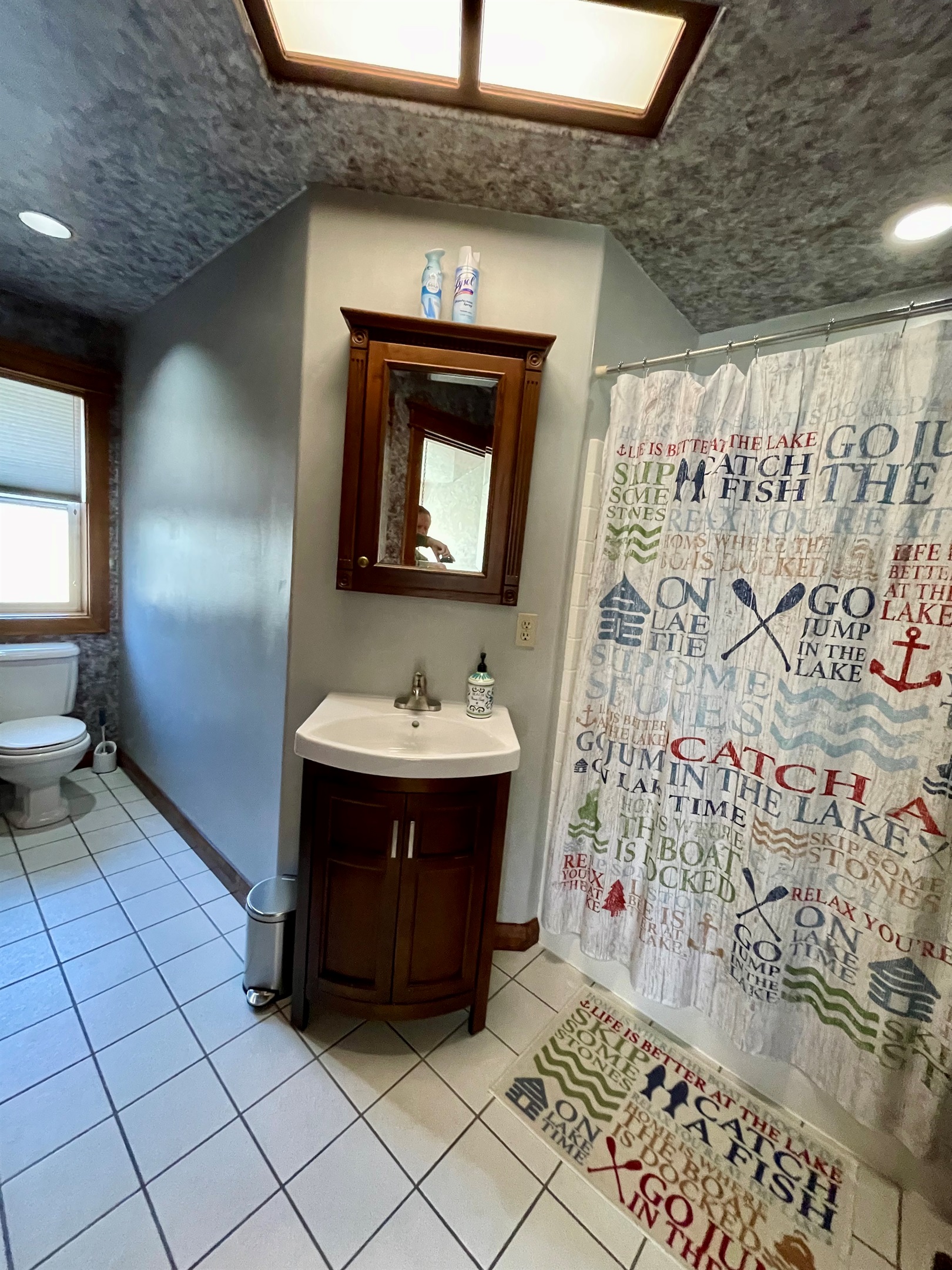 Upstairs Full Shower/Tub Combo