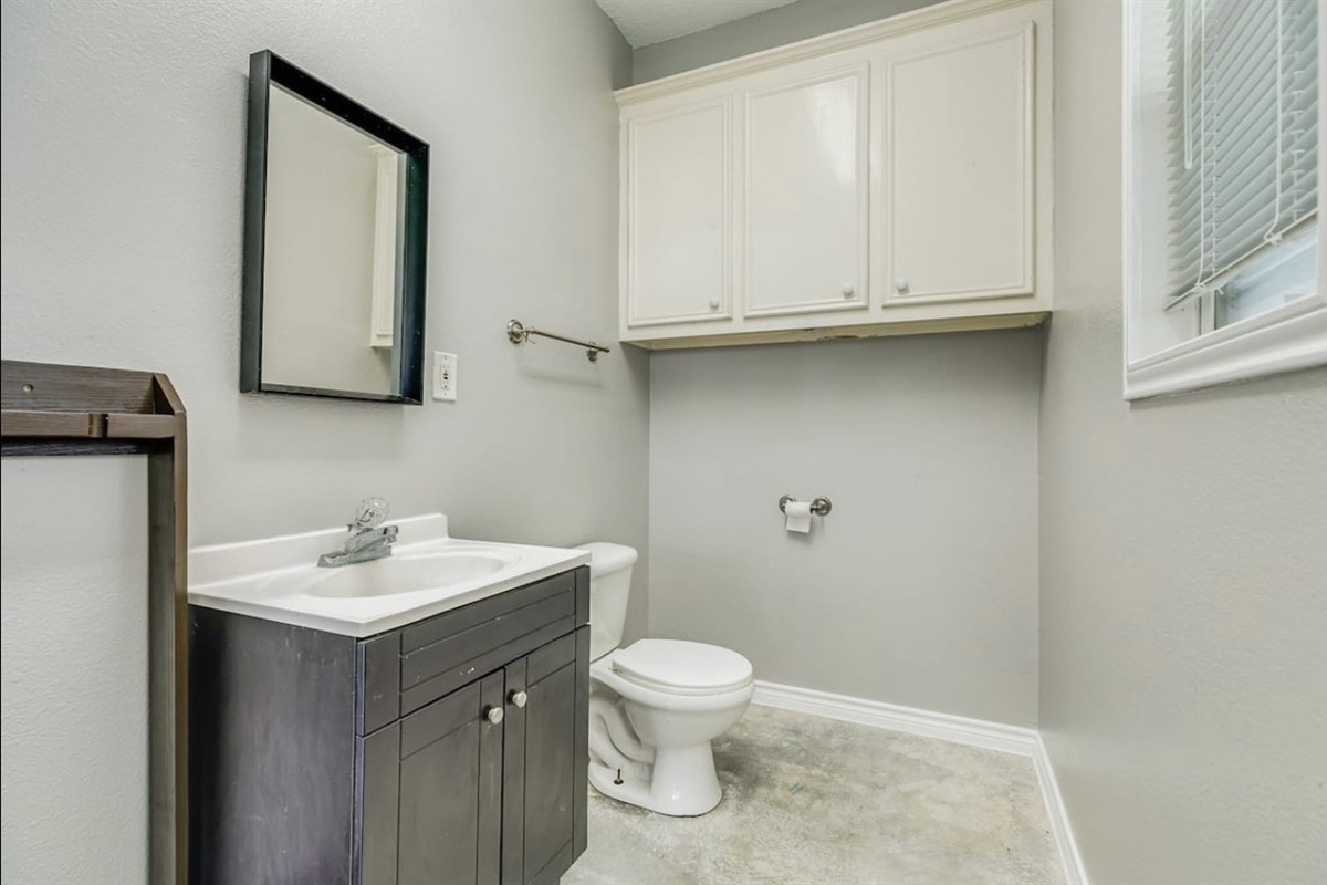 4efeb3a18c4c4f309657eef4b836b4d4 Large | Beachhouse | Texas | TX | Vacation Homes | Galveston | Crystal Beach | Kokomo | Breezy Days | Beachfront Elegance | Sunrise Serenity | Southern Sands Property Management, LLC