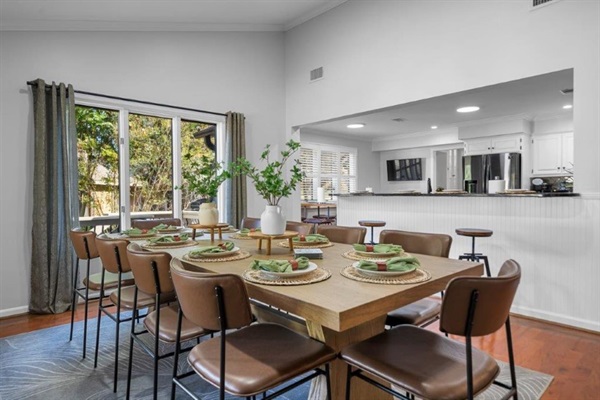 The dining table seats 10 — Breakaway on Lake Hamilton