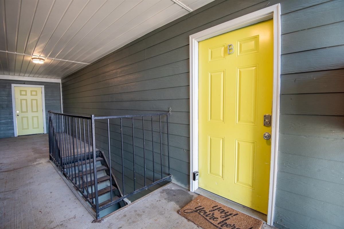 Welcome to Unit B! A smart lock for easy self-check-in is available for your convenience and safety.