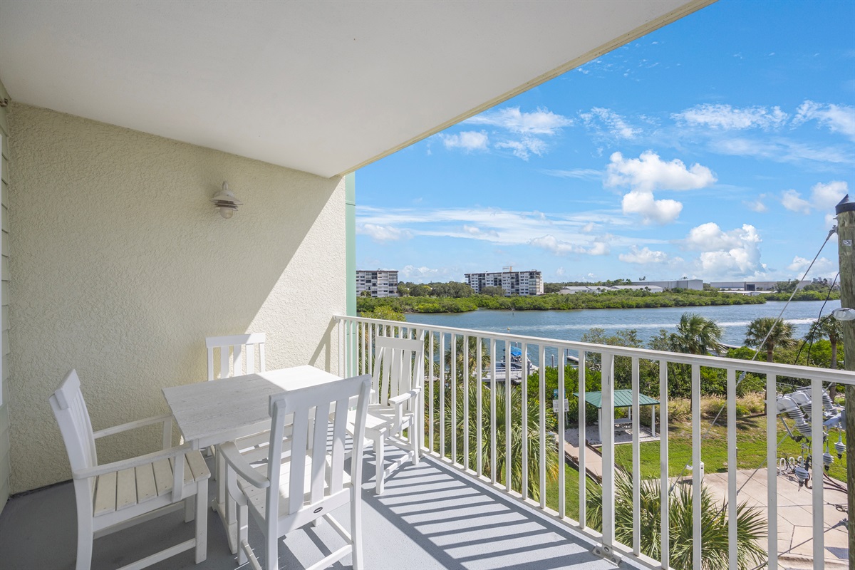Unit 4412's back private balcony, waterview of Intracoastal