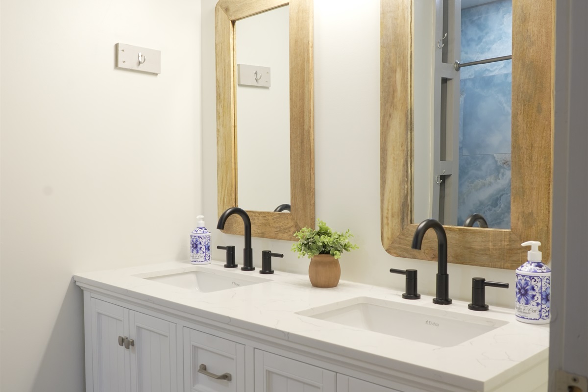 Bathroom 1st floor shower