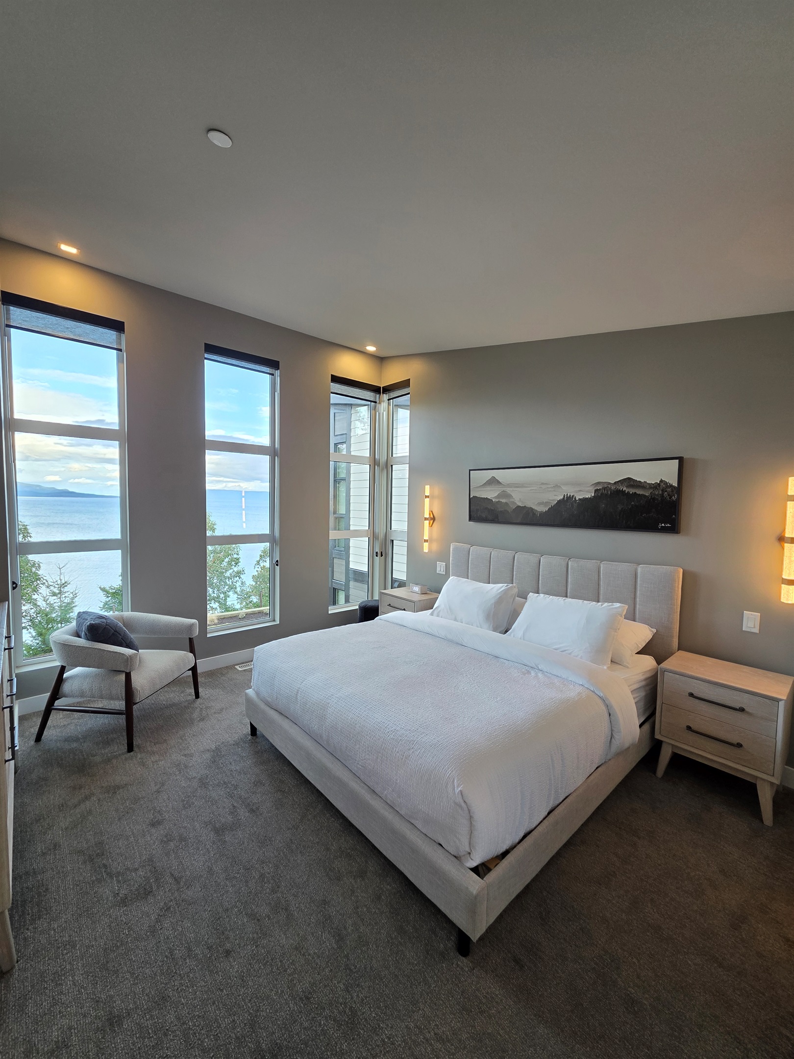 Primary bedroom. Streaming TV. 4 piece ensuite.