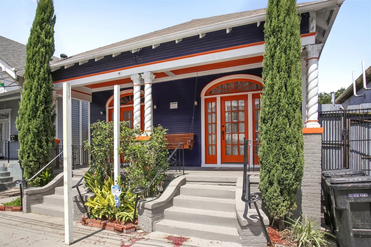 Front of house.  Note: only 1 front door is functional.