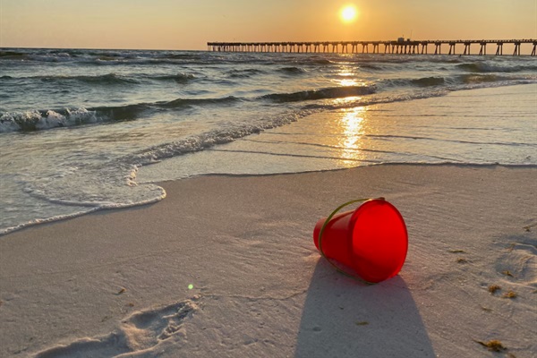 Almost sunset over Russel-Fields pier
