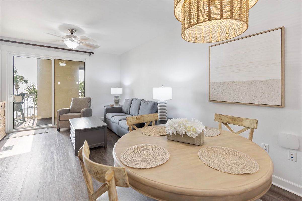 Gulf-Front Dining Room