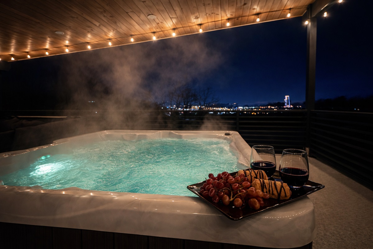 Floor 4 - Rooftop Deck: Hot Tub