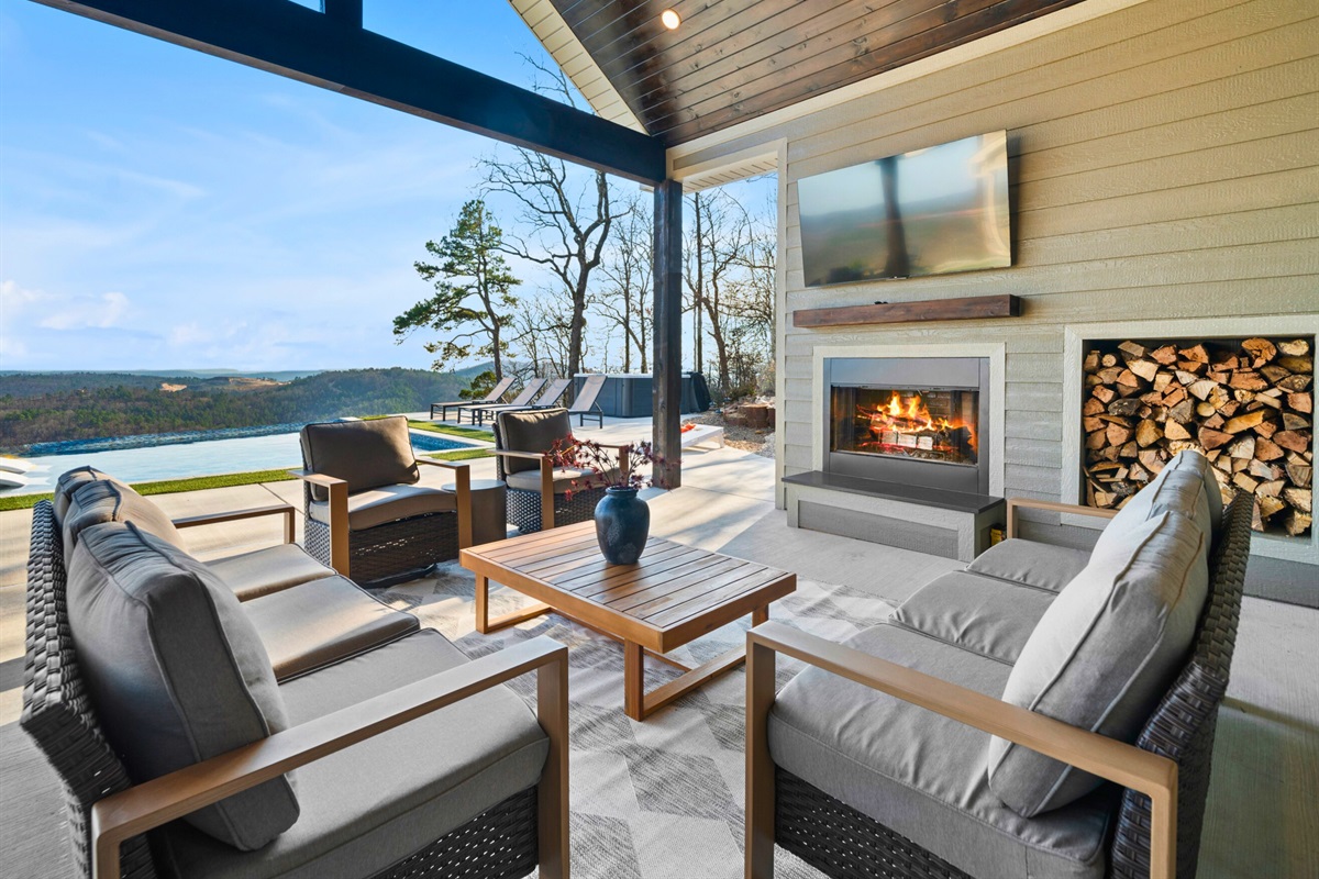 From every angle, the covered deck offers comfortable seating and a front-row seat to the mountains beyond.