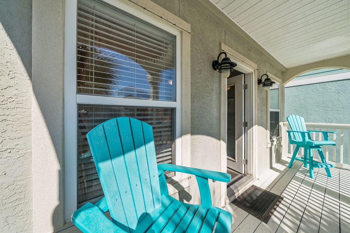 Enjoy coffee or a night cap while watching the kids play in the courtyard by the pool. 