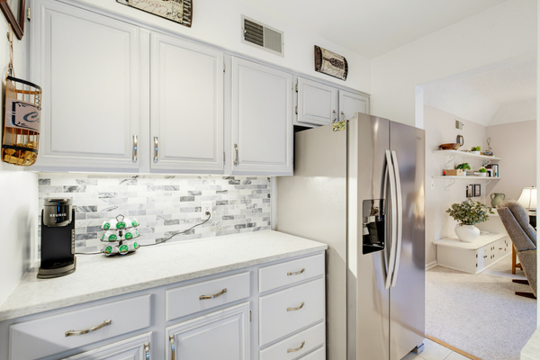 With plenty of cabinets and counter space, a full-size refrigerator, meal prep is easy. When you need a cup of Joe, our stocked Keurig coffee station is at your service.