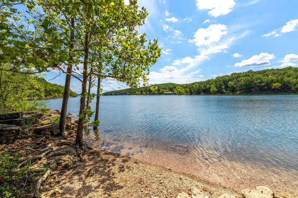 Indian Creek Lakeside Trail for Lake access from the resort