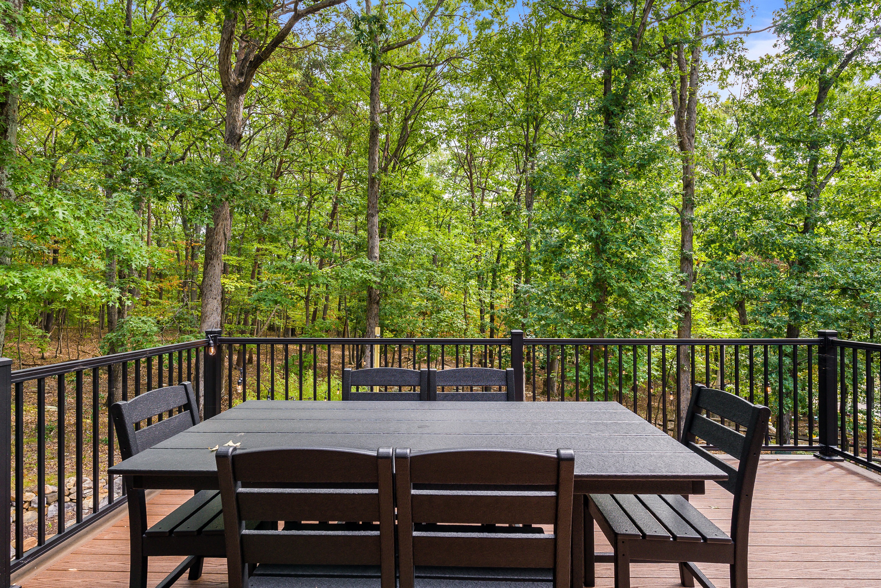 Dine al fresco – enjoy meals under the open sky