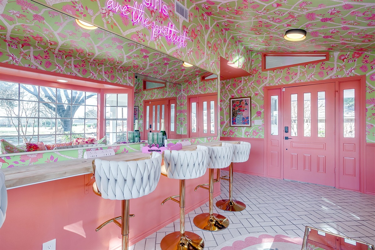 The Beauty Bar- Neon Mirror & Glam Seating