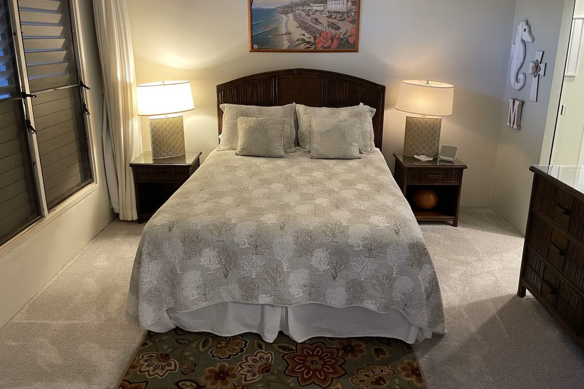 Luxurious Queen Bed