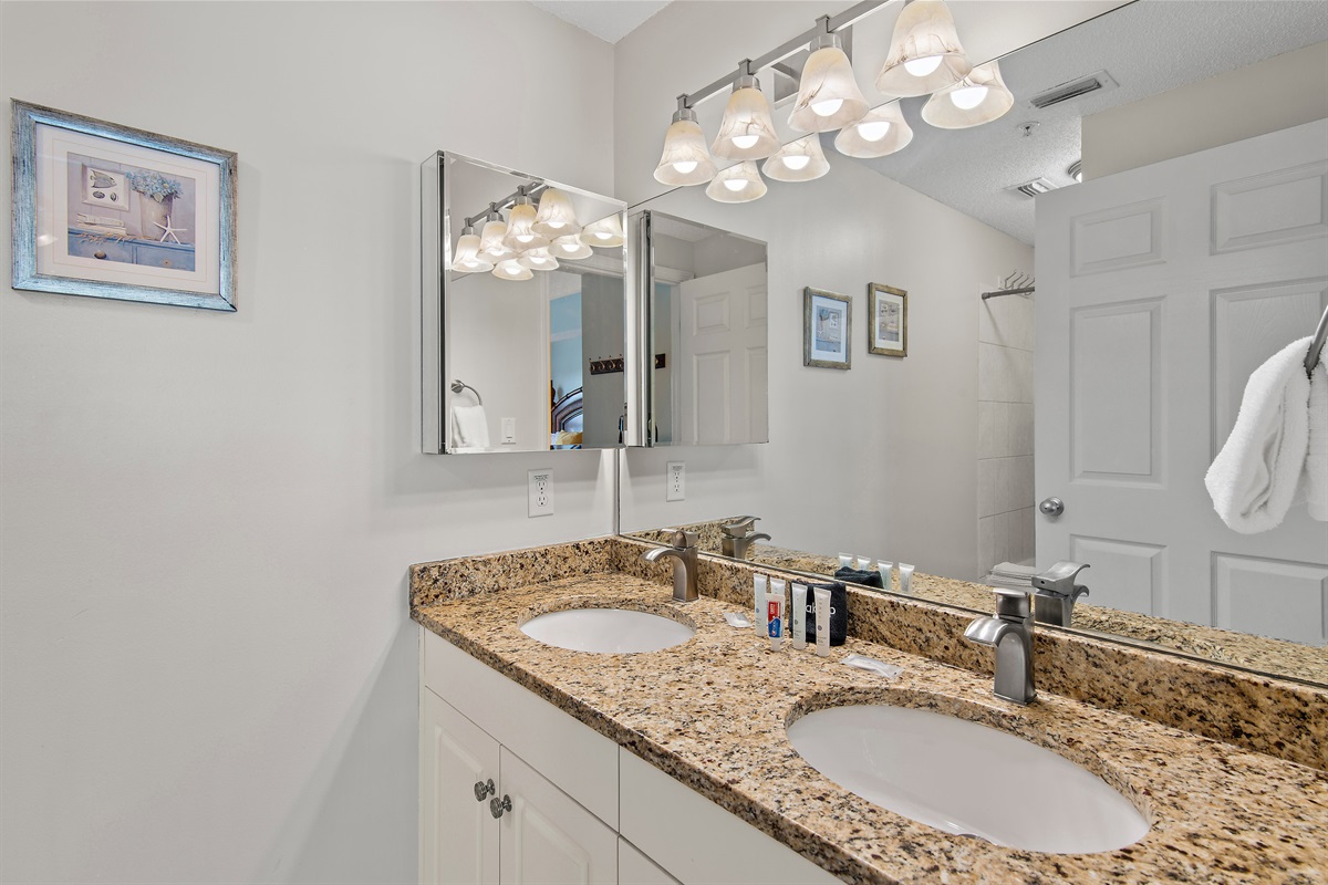 Master Bedroom: King Bed, Private Bathroom with dual vanity, Shower/Tub combo (sleeps 2)