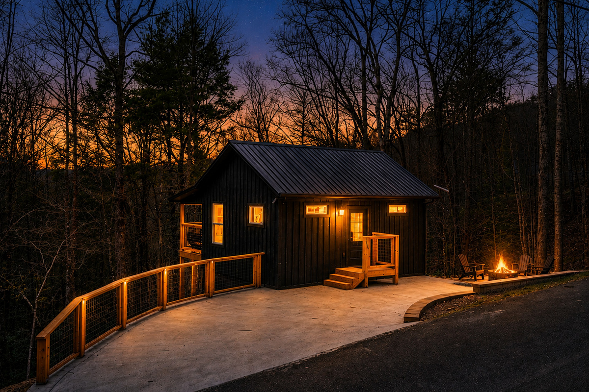 Charming one bedroom cabin with hot tub and firepit in a quiet setting