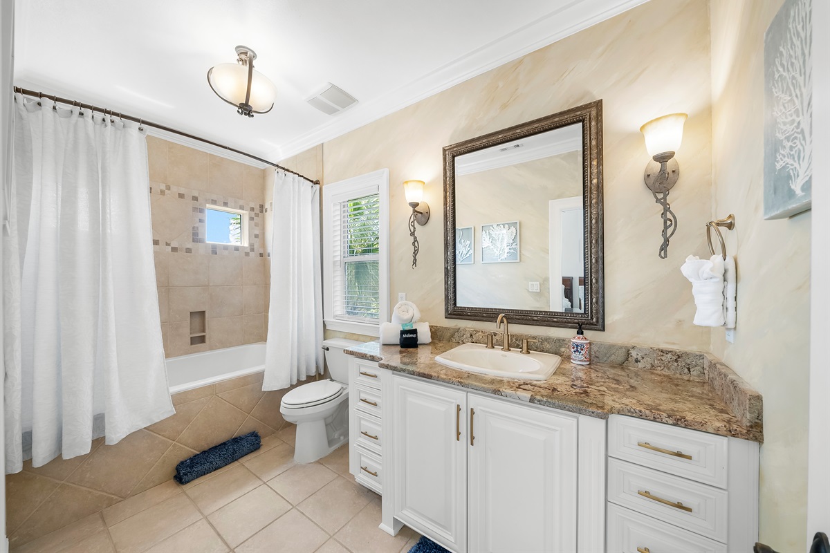 Upstairs Master Ensuite