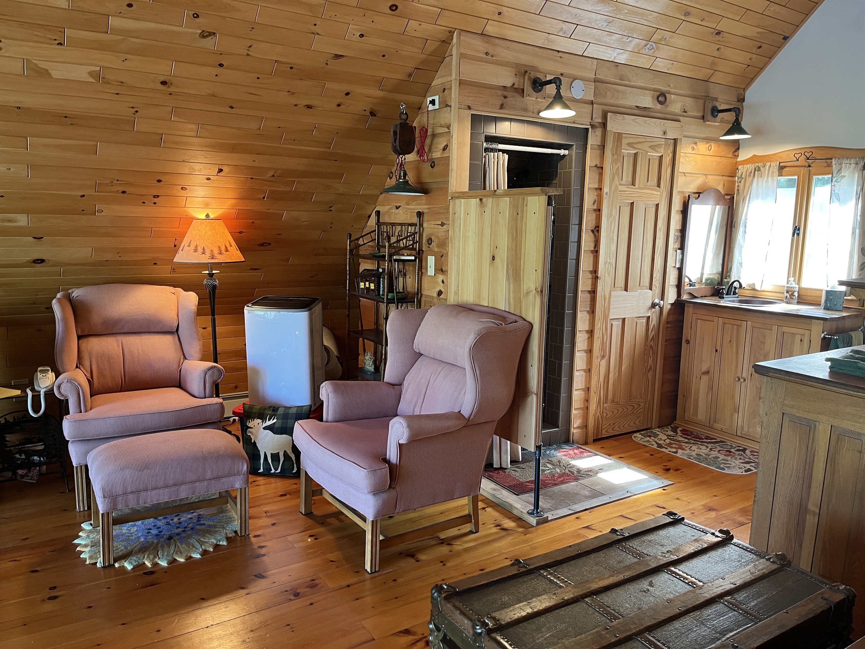 Seating area and bathroom