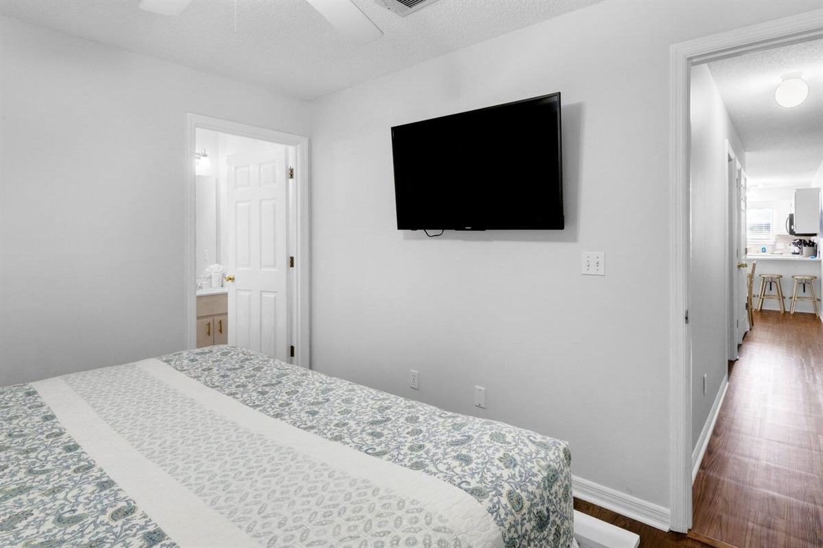 Master Bedroom with King Bed!